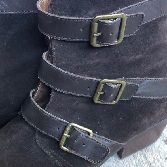 UO Kelsi Dagger Brooklyn Dana Buckle Boot - Picture 5 of 8